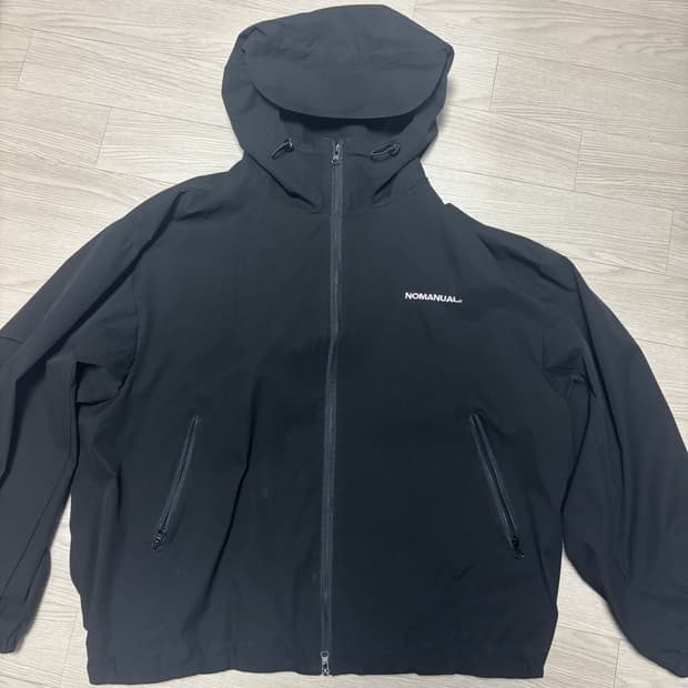 노메뉴얼 페논 윈드 자켓 (바람막이) 판매합니다