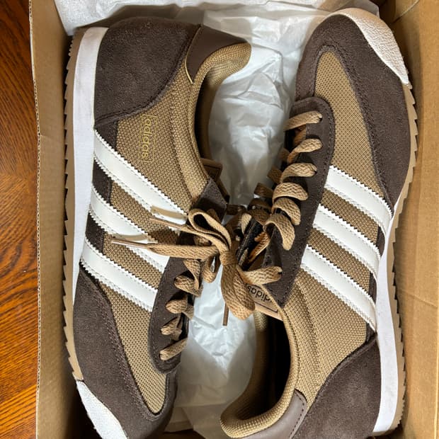 아디다스 런 브라운 70s 2.0모델