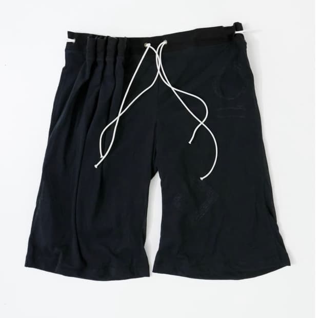 울리카 상투스 Curtain Half Pants Black