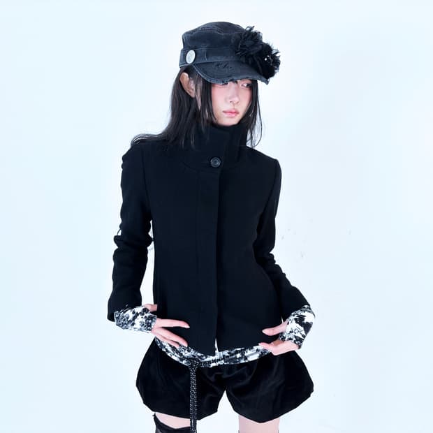 Black hidden button basic short coat