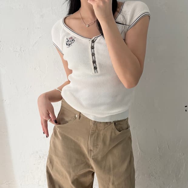 Burberry 버버리 블루라벨 화이트컬러 반팔 헨리넥 골지 티