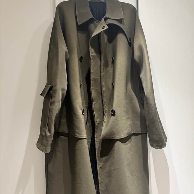 발렌시아가 카키 코트 48