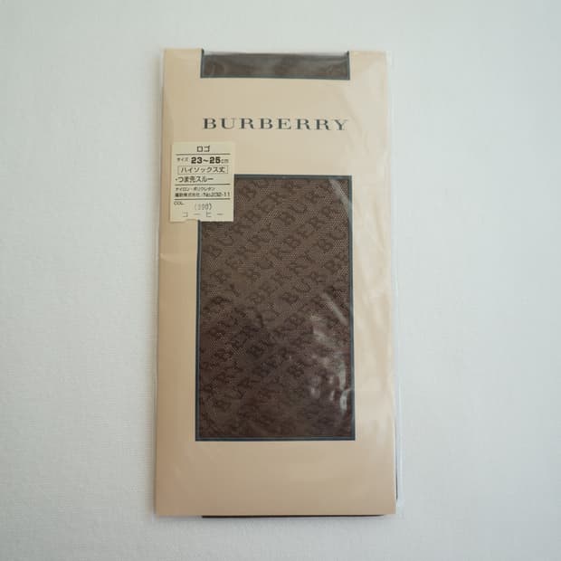 버버리 로고패턴 하이삭스 스타킹