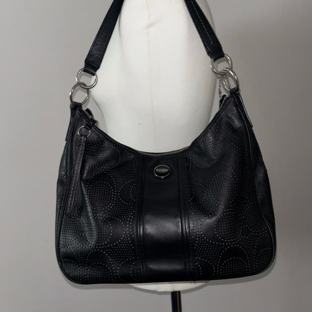 Coach vintage black shoulder bag