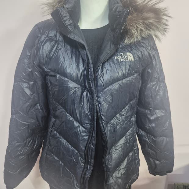 노스페이스 여성 패딩 블랙 퍼후드