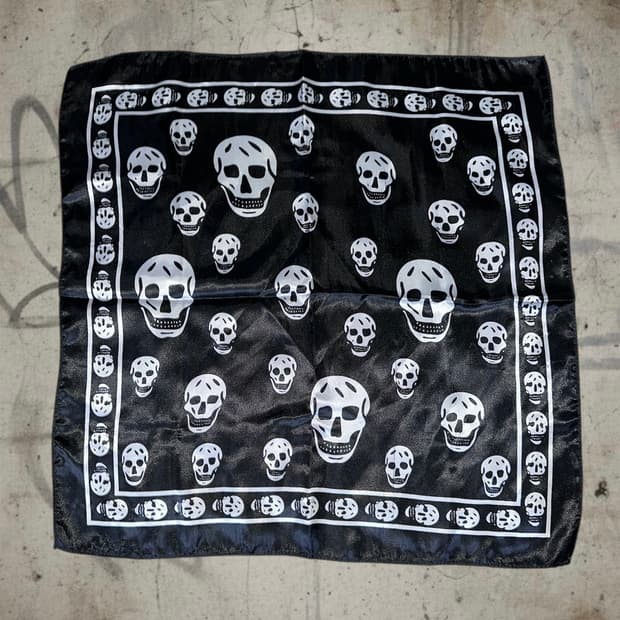 [vintage] skull silk bandana