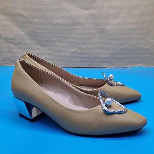 나무하나 여성구두 실사이즈240 굽5 