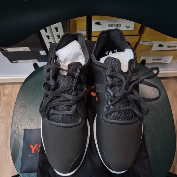 Y-3 요지런 블랙 스니커즈