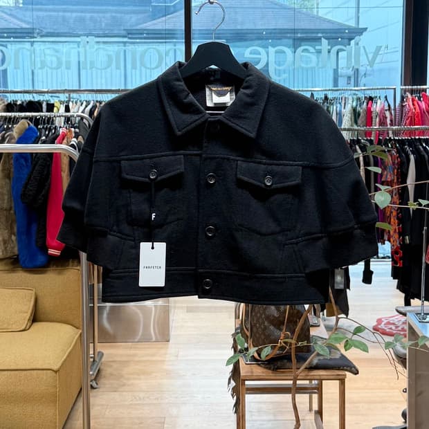 꼼데가르송 AD1989 블랙 크롭 하프 자켓 