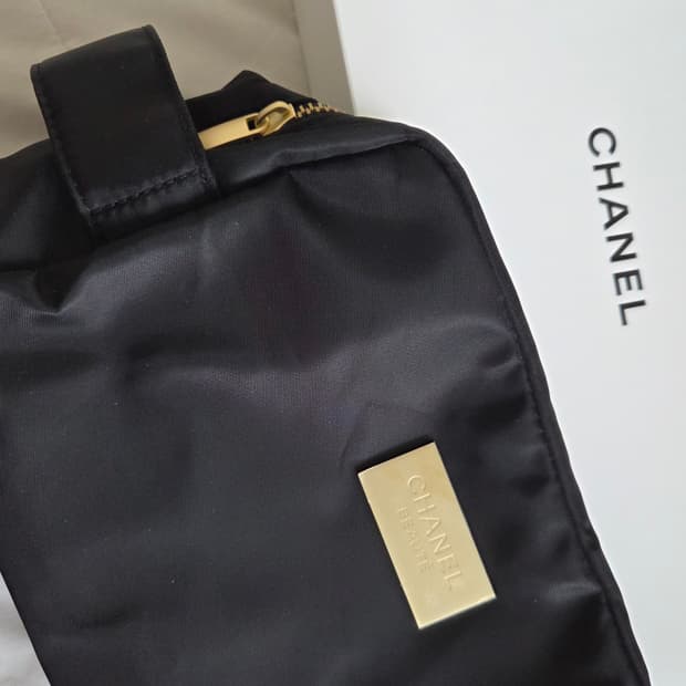 샤넬 뷰티 블랙 파우치