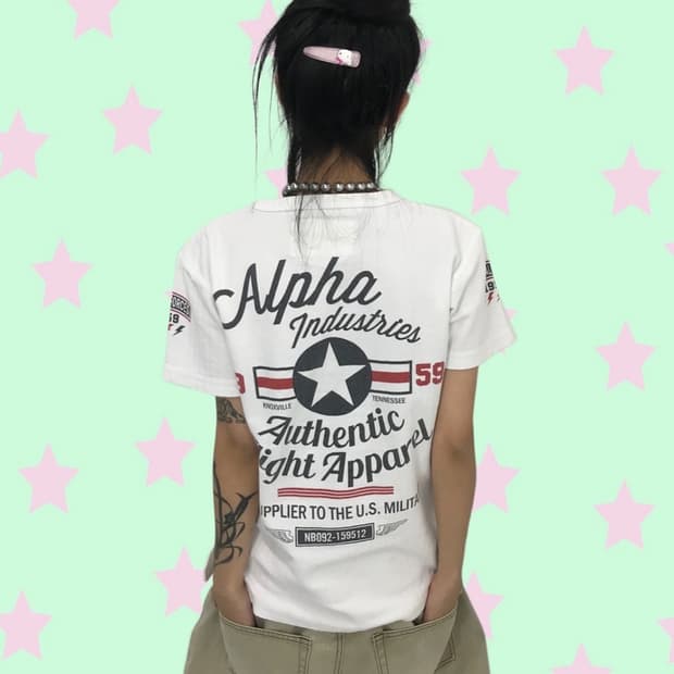 < Alpha Industries T-shirt >