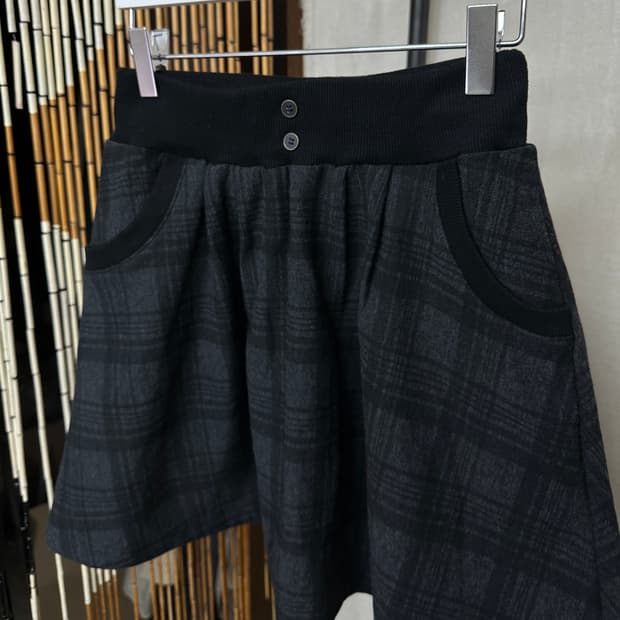 check skirt