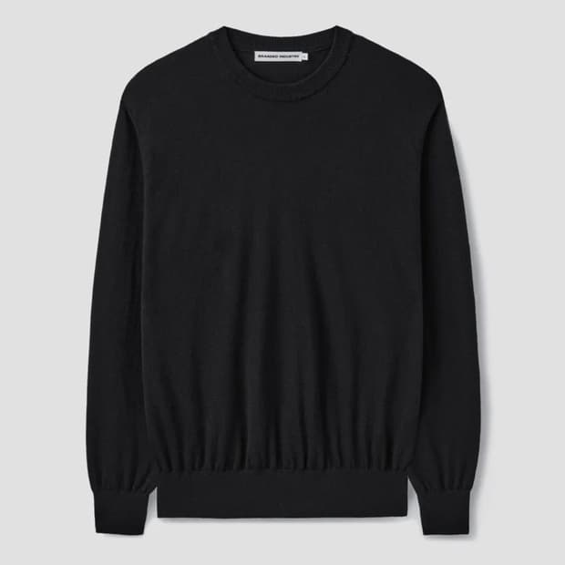 (L) 브랜디드 에센셜 슈퍼파인 라운드 니트 블랙