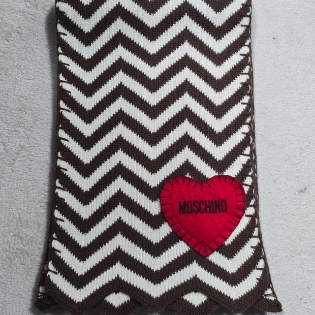 Moschino 모스키노 하트로고 지그재그 패턴 머플러