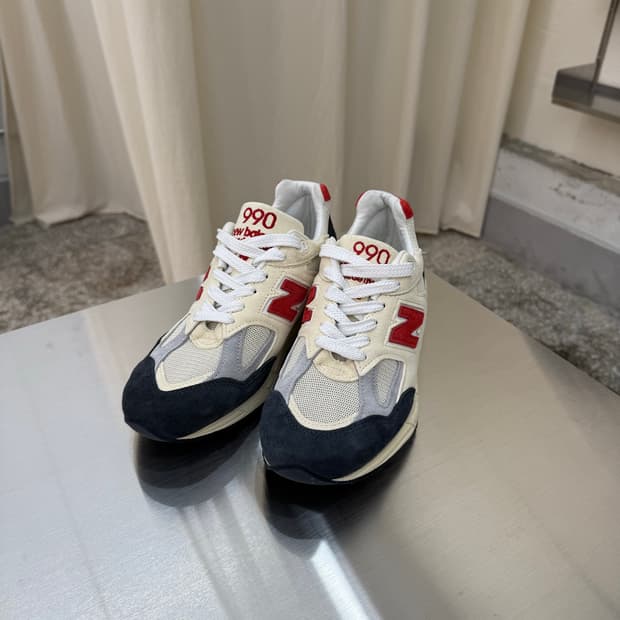 New Balance Made in USA 990v2