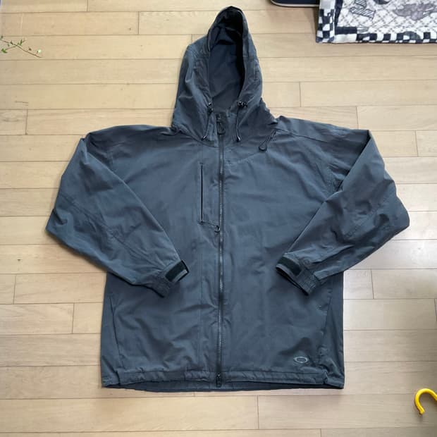 오클리 바람막이