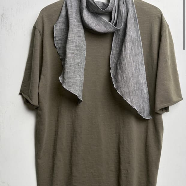 모노프리베 올리브 반팔티 1사이즈 새제품 팝니다