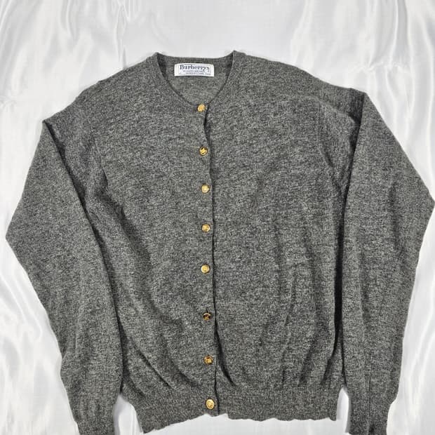 버버리라운드넥가디건