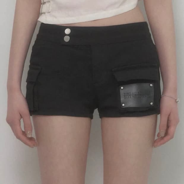 에트오소메 Leather Patch Cargo Short Pants