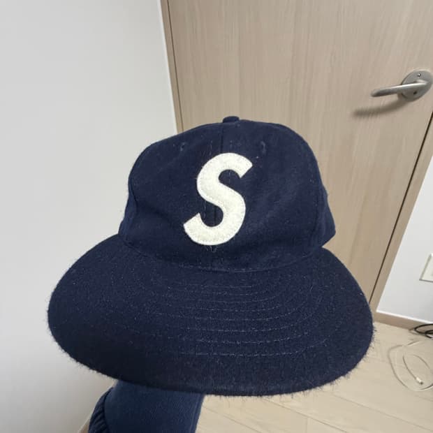 슈프림 이벳필드 S로고 캡 모자