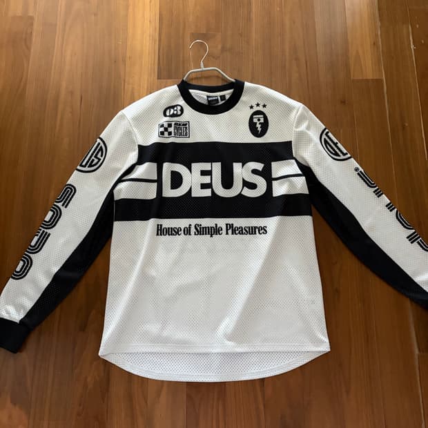 데우스 매쉬 롱슬리브