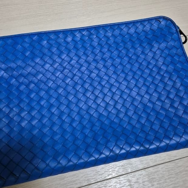 보테가베네타 클러치백