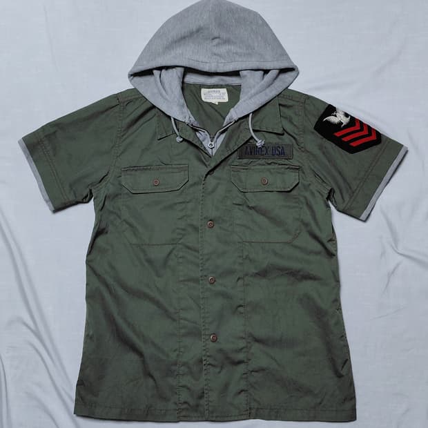 [M] 아비렉스(AVIREX) 밀리터리 패치 레이어드 반팔 후드 셔츠