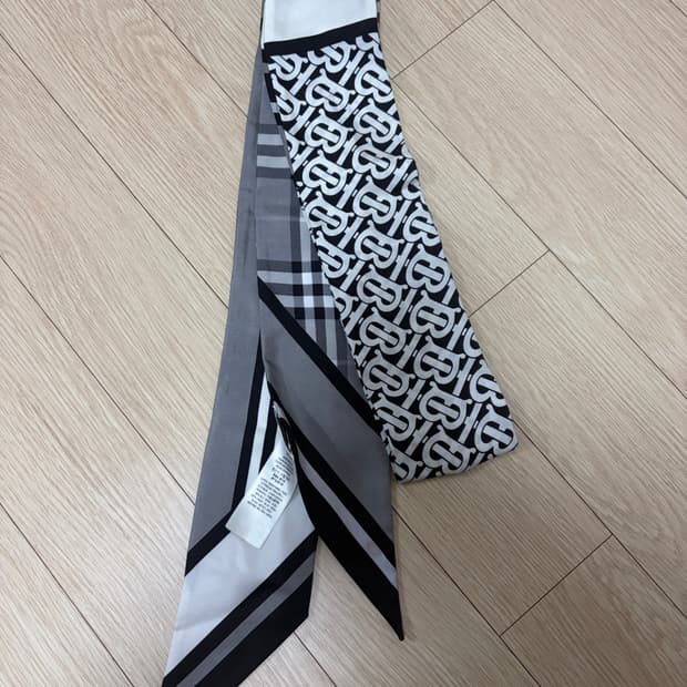 버버리 실크 스카프