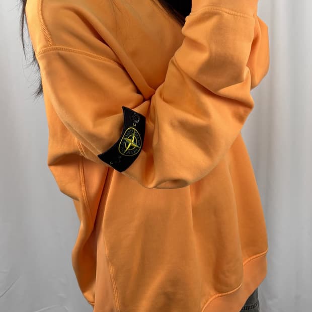 스톤 아일랜드 20FW 오렌지 맨투맨