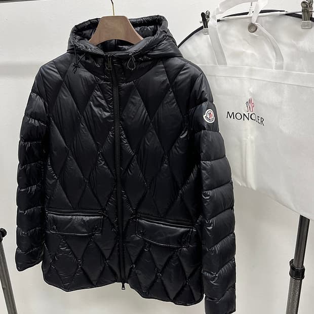 여) 몽클레어 하프 퀄팅다운 