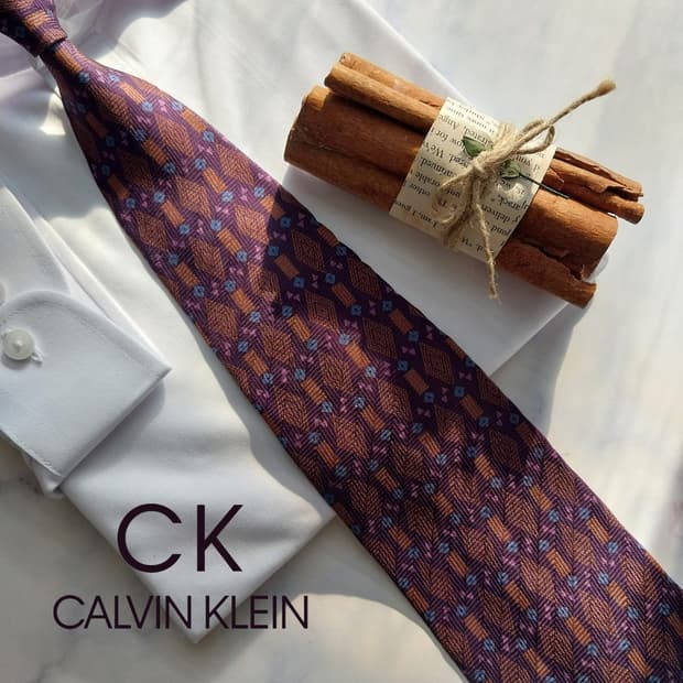 캘빈 클라인 실크 퍼플 기하 패턴 넥타이 9.8cm A+등급 K1882
