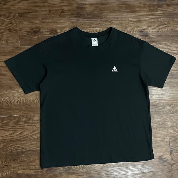 나이키 ACG 블랙 반팔 티셔츠