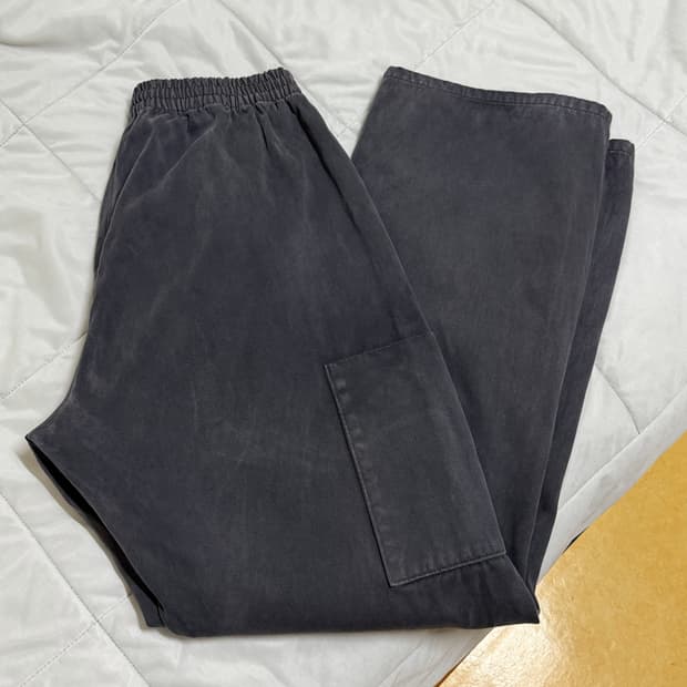 M] 이지 갭 엔지니어드 바이 발렌시아가 사틴 카고 팬츠 포에틱 블랙