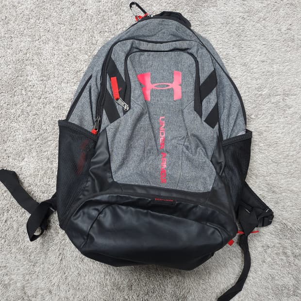 언더아머 백팩