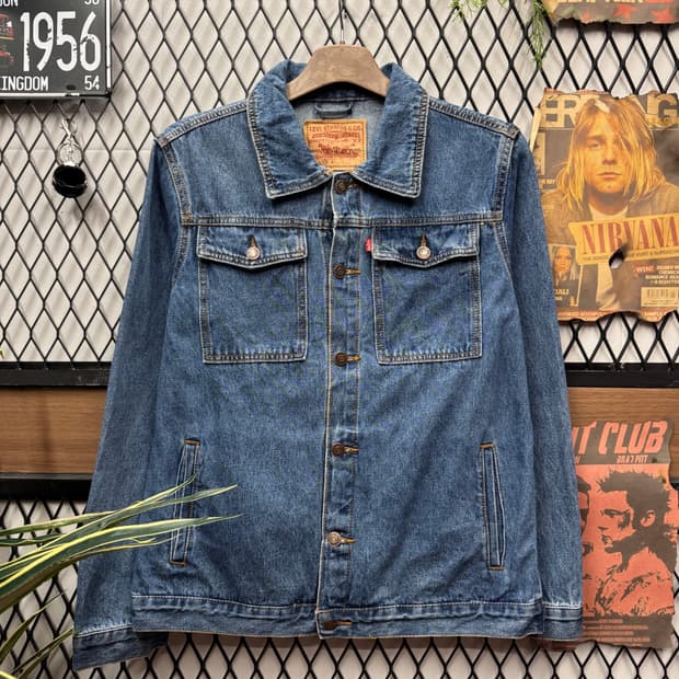 리바이스 데님 트러커 자켓 전면 투포켓 포인트 진청