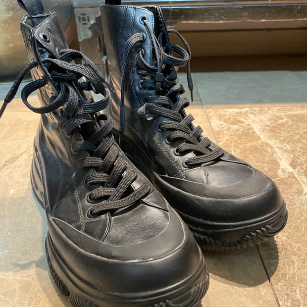 (새상품)자라 트랙솔 레이스업 부츠 zara 39사이즈 (250~255)