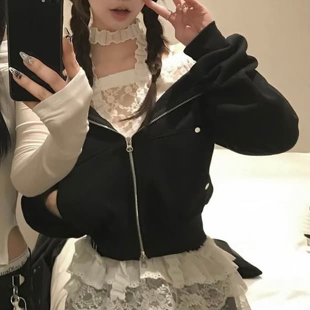 새상품 크롭 후드집업블랙+프릴 레이어드 스커트