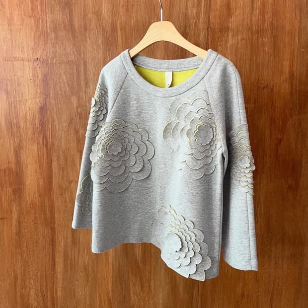 Gray solid floral sweatshirt 