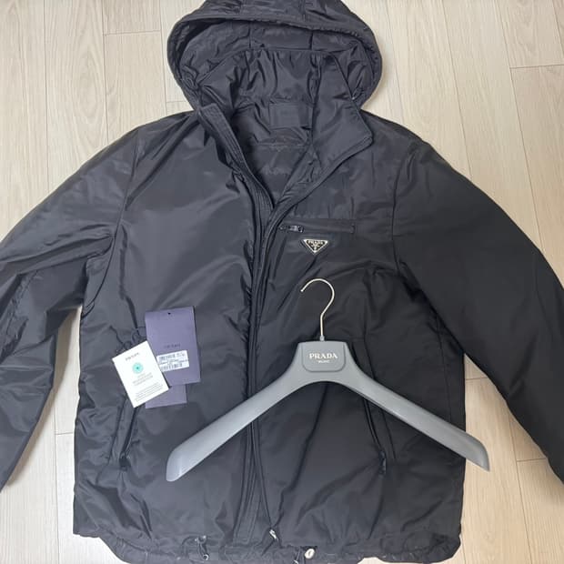 프라다 패딩팝니다 SGN955