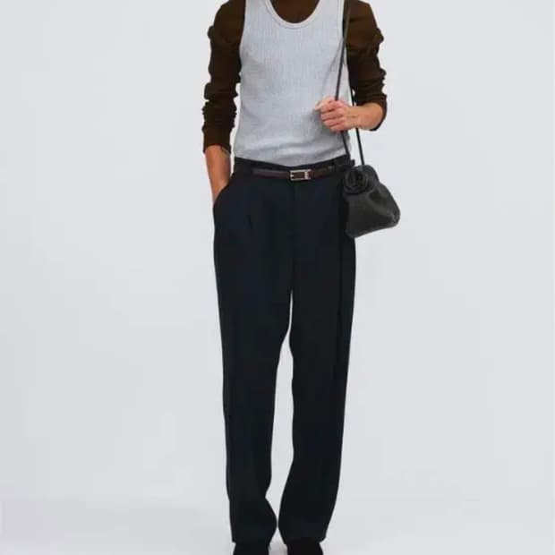 렉토 26ss 플루이드 턱 디테일 팬츠 m