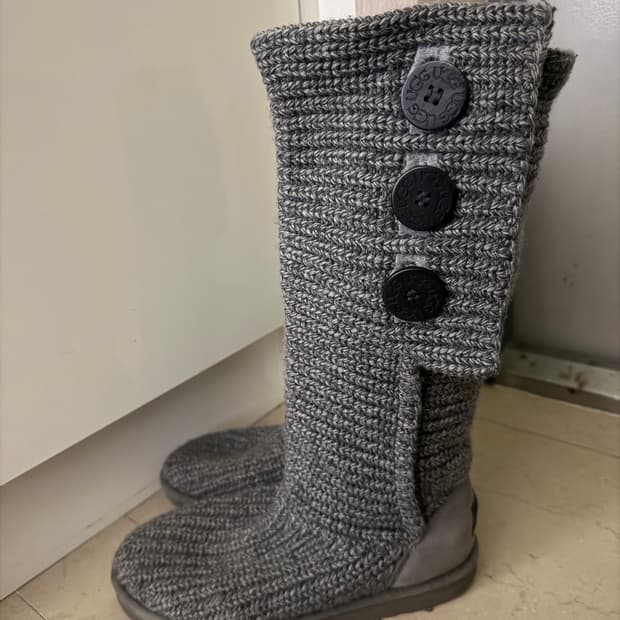 어그 클래식 카디 니트부츠 230