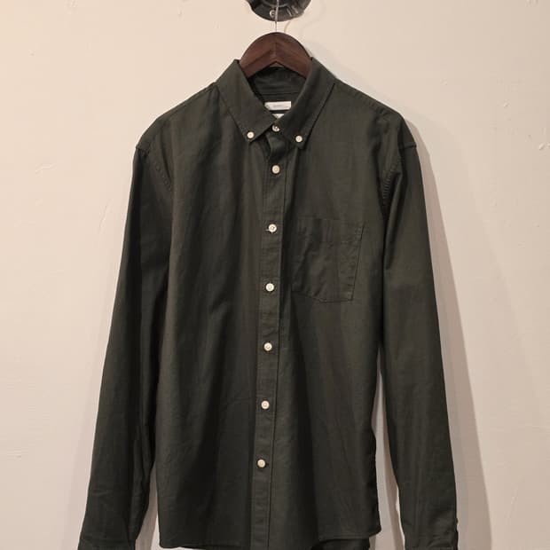 GAP Untucked Dark Green Shirt