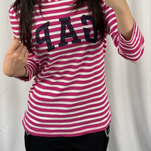 갭 빅로고 스트라이프 7부 긴팔 티셔츠