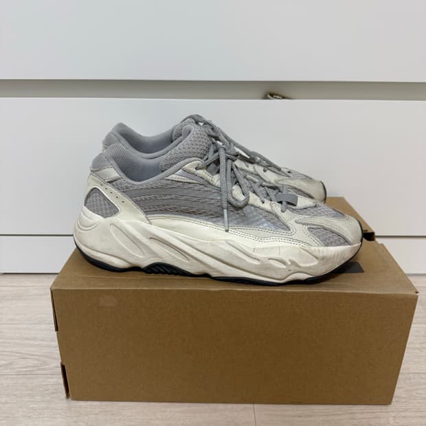 [275] 이지 700 V2 스태틱