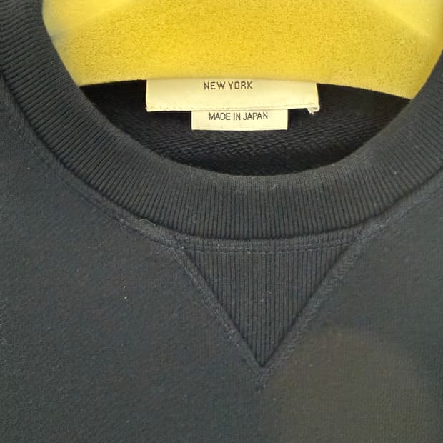 톰브라운 네이비 맨투맨 2사이즈