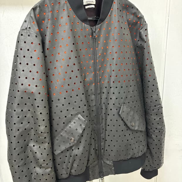 커먼스웨덴 CMMN SWDN 봄버 자켓 50사이즈