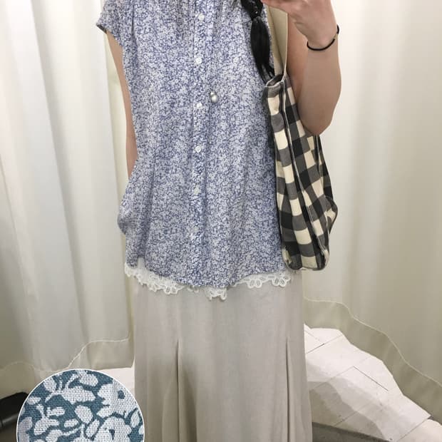 잔꽃 민소매 블라우스