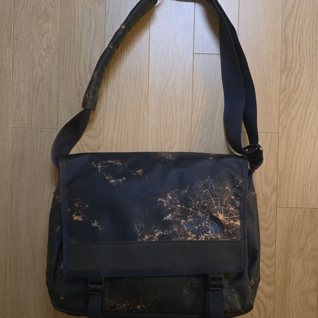 노스페이스 나이트 라이트 메신저백 