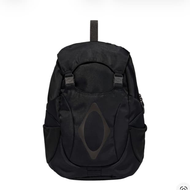 미스치프 버클 플랩 백팩 가방 블랙