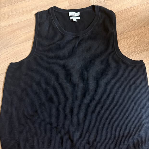 코스 릴렉스드핏 울 나시